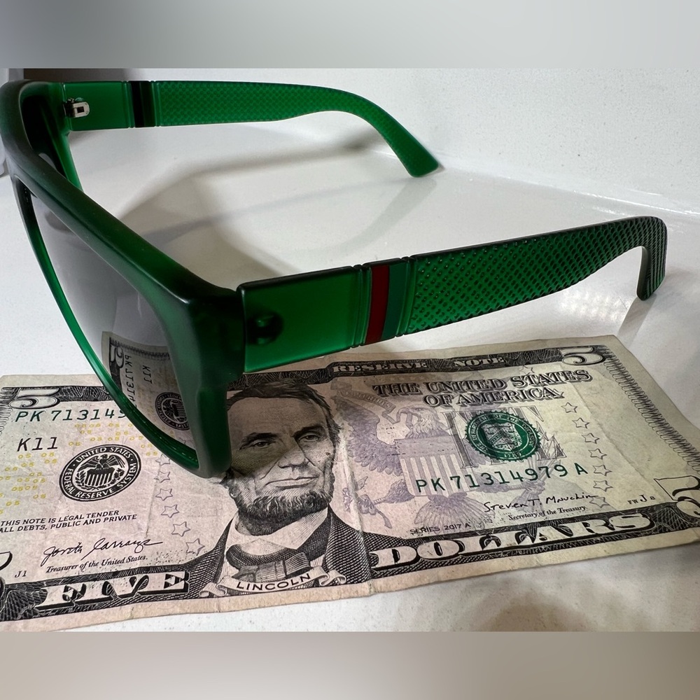 Unisex NEW Polarized shades available designer style UV-B and UV-A Protection-
